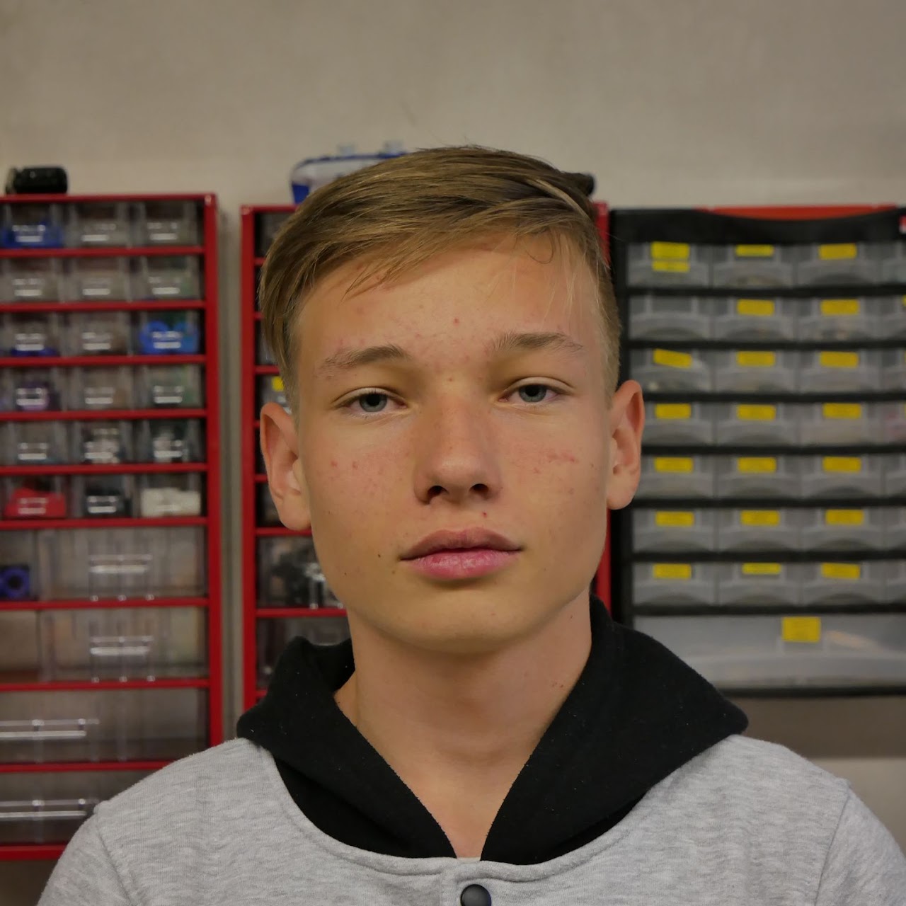 Adám Sátor
